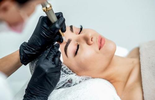 Перманентный макияж бровей, век, губ со скидкой до 24% в "Фламинго"