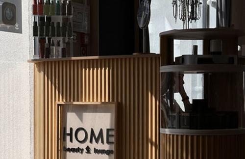 Маникюр/педикюр, парафинотерапия от 15 р. в салоне красоты "Home Beauty Lounge"