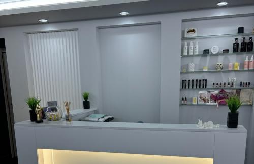 Депиляция воском: 4 зоны, 6 комплексов от 17,50р в студии "Ногти ТУТ"