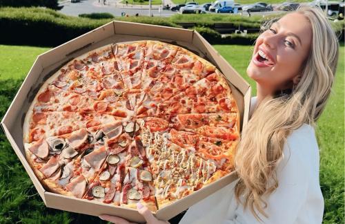 ❤️ФЭСТ! Огрооомная пицца 60см 2кг от 45р от "Express pizza"